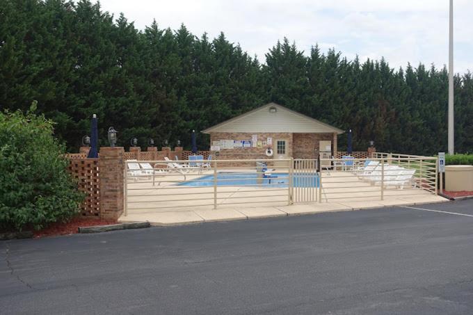 Bryson Inn Mount Airy Esterno foto